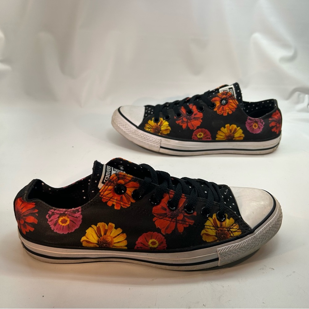 Converse Chuck Taylor all star low black floral daisy dots Mens 9 womens 11